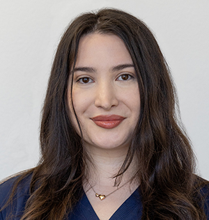  Sinem Abis