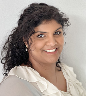  Naveena Uthayakumar